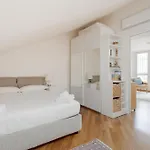 Guesthost - Navigli Modern Flat *