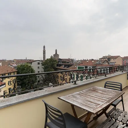 Apartamento Guesthost - Navigli Modern Flat *