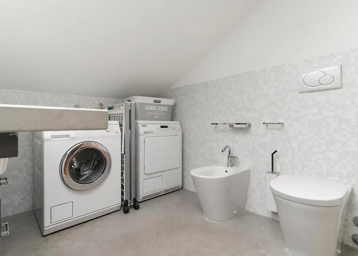 Guesthost - Navigli Modern Flat * Milão